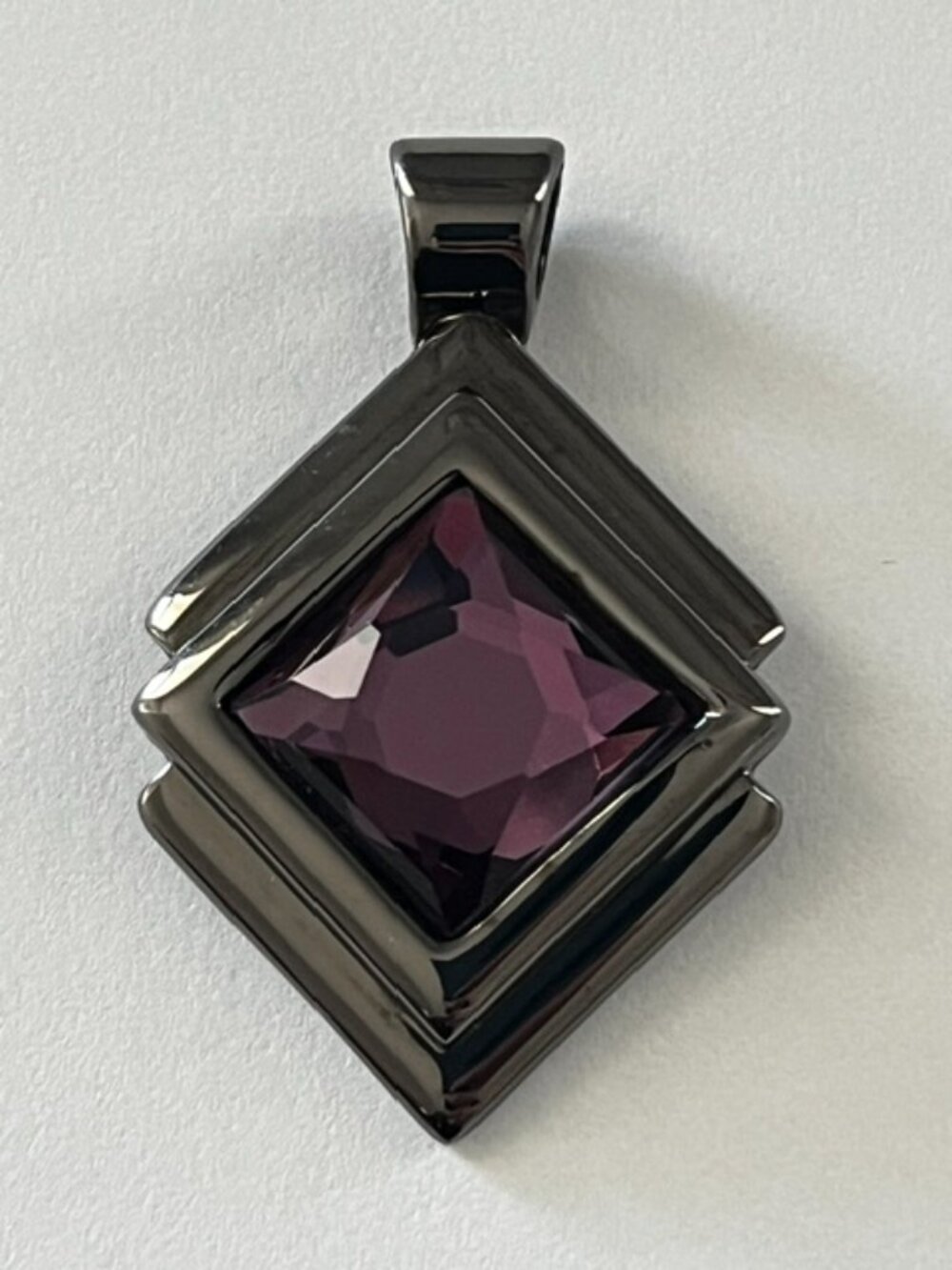 Lia Sophia Necklace Pendant Purple Faceted Square Cut Crystal Gunmetal Setting